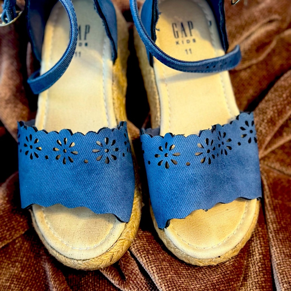 Gap Kids girls denim wedge sandals/espadrilles, size 11